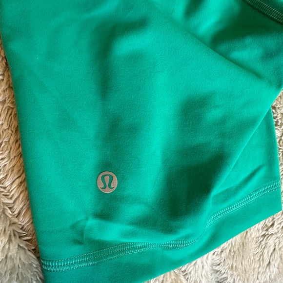 Lululemon Wunder Train High Rise 6” Shorts in Kelly Green - Picture 4 of 8